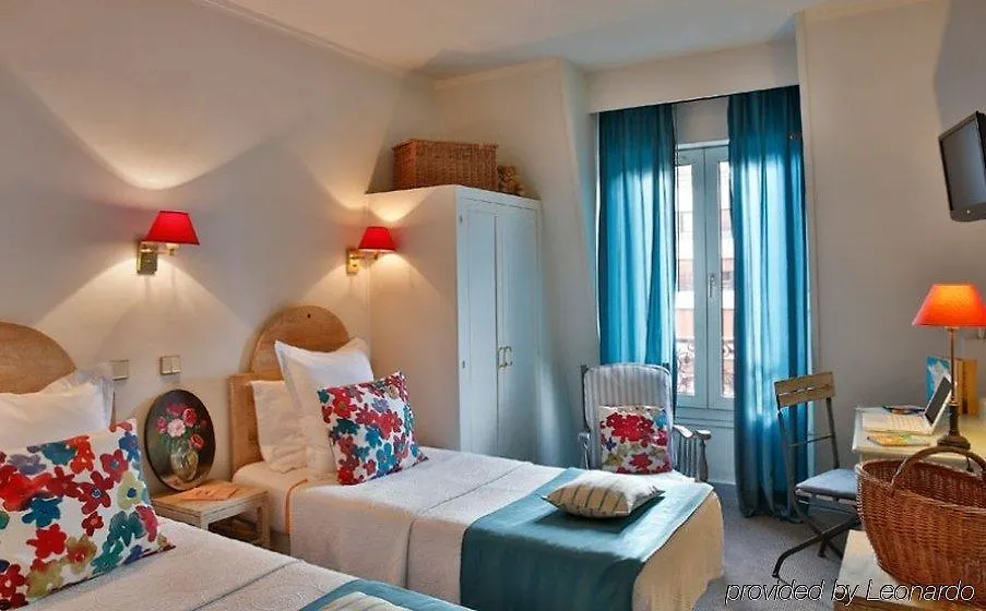 ***  Hotel De La Paix Paris France